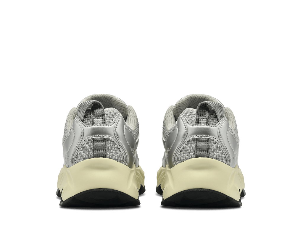 Forma Runner Vintage Silver Free delivery