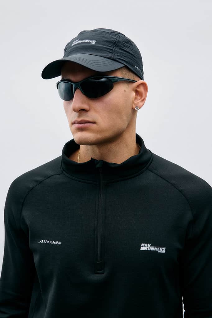 ARKK Apparel Hav Runner Half Zip | Black - Men Sweatshirt